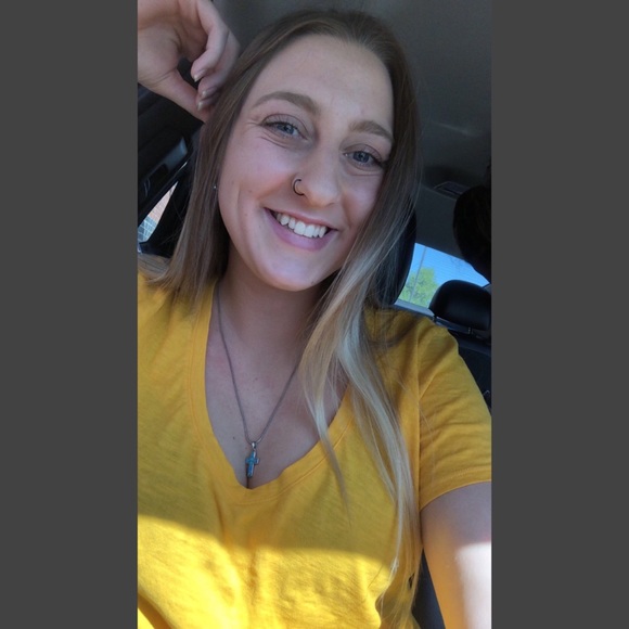 Meet your Posher, Avy - Picture 1 of 1